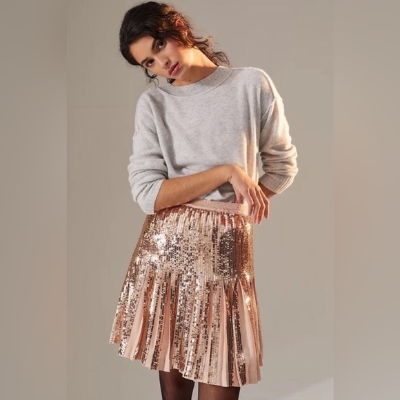 ANTHROPOLOGIE Bea Rose Gold Sequined Party Mini Skirt Pleated Barbiecore Size 2 - Picture 1 of 14